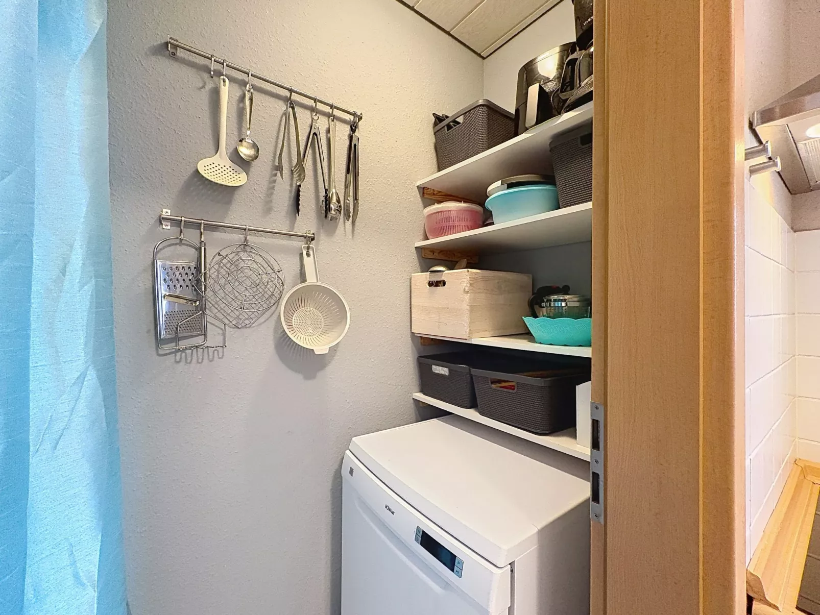 Dorf 4/ Haus 27 - Binnen