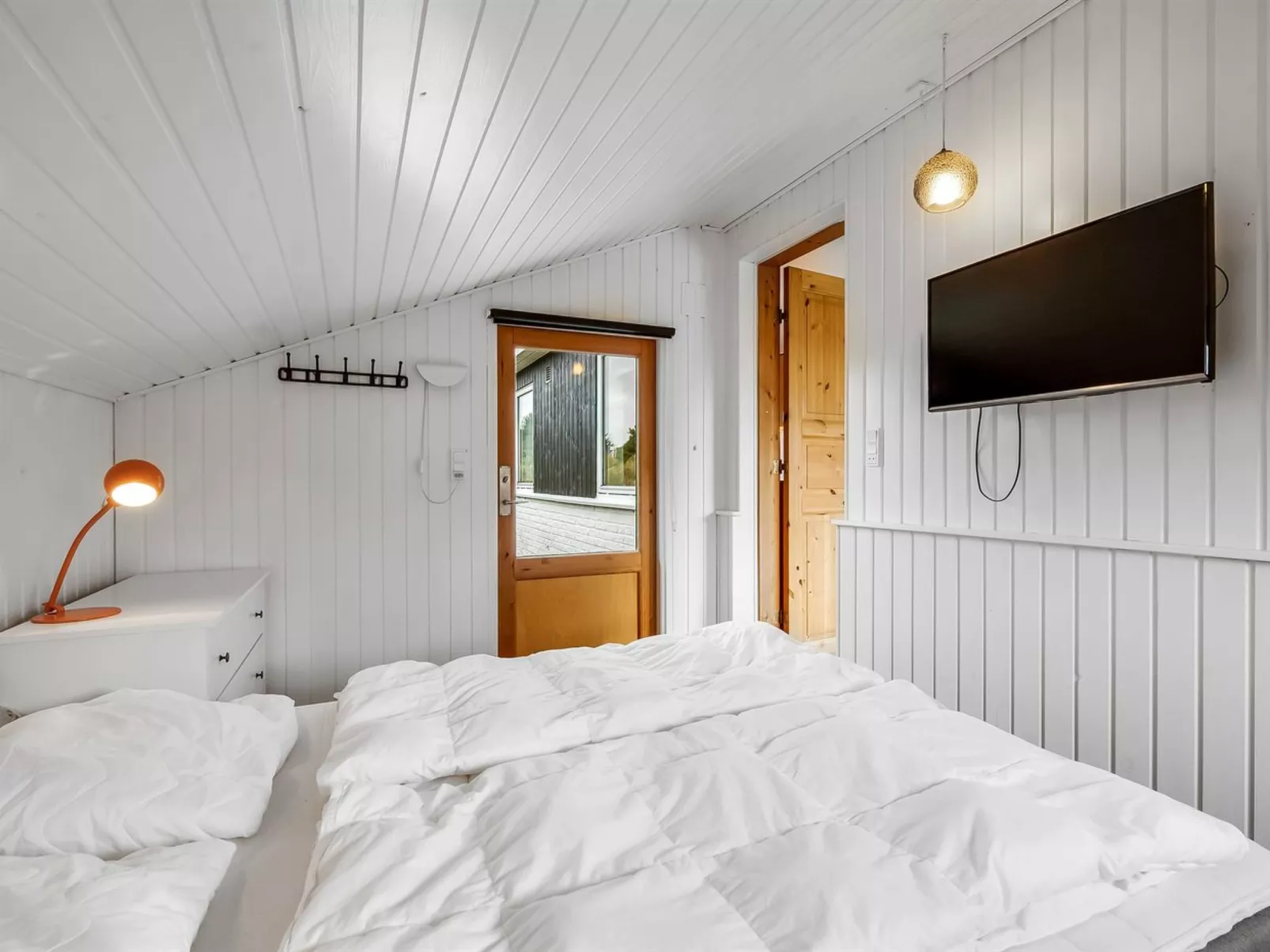 "Eloise" - 400m from the sea - Binnen