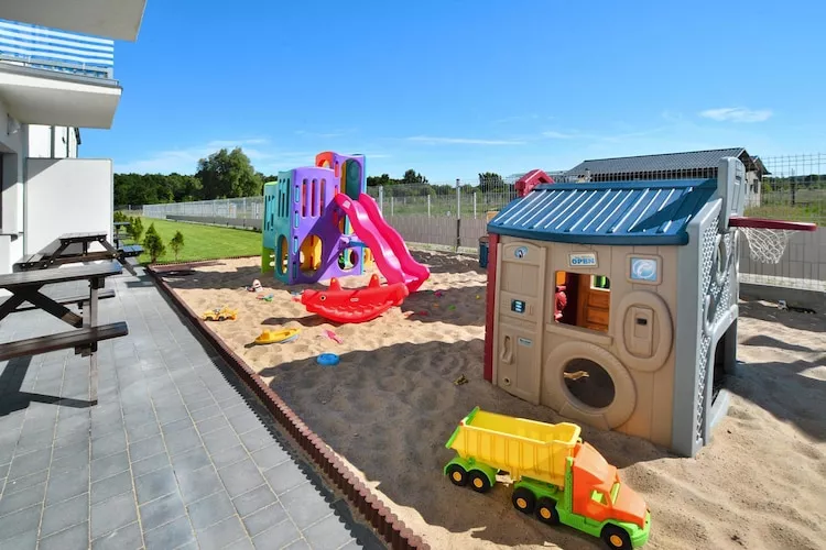 Domy wakacyjne z basenem letnim dla max 4 osób Jarosławiec - Tuinen zomer