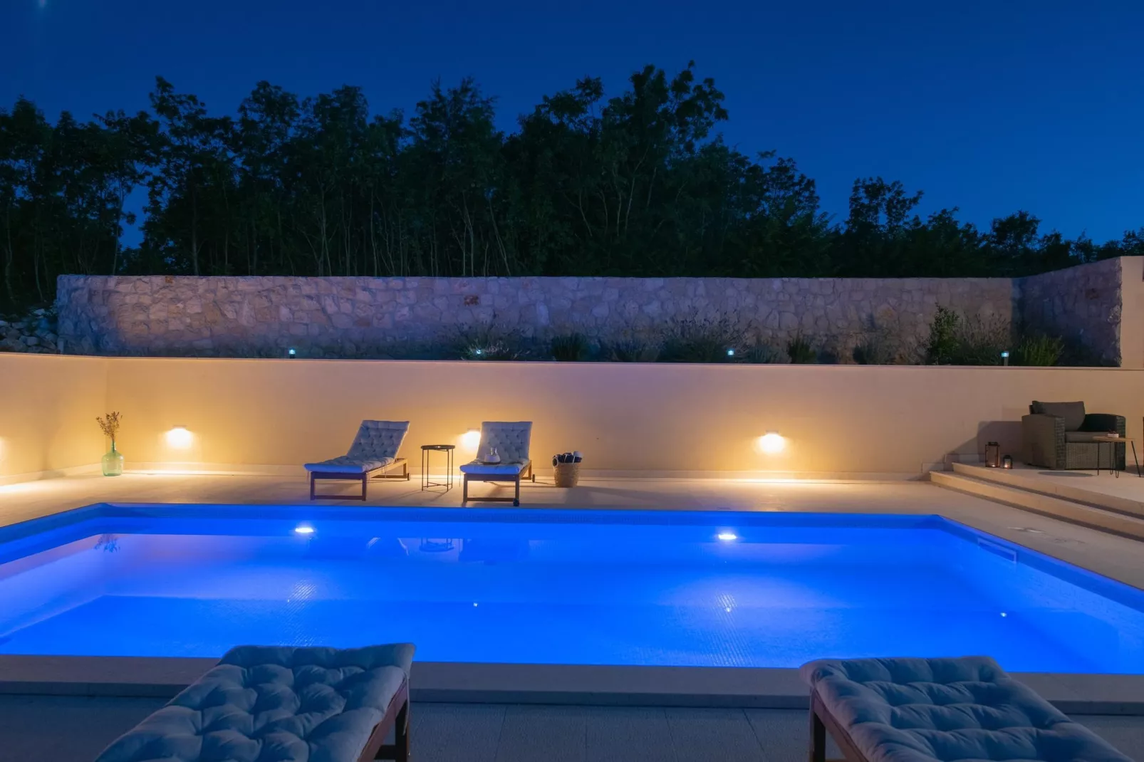 Serenity Retreat Villa - Zwembad