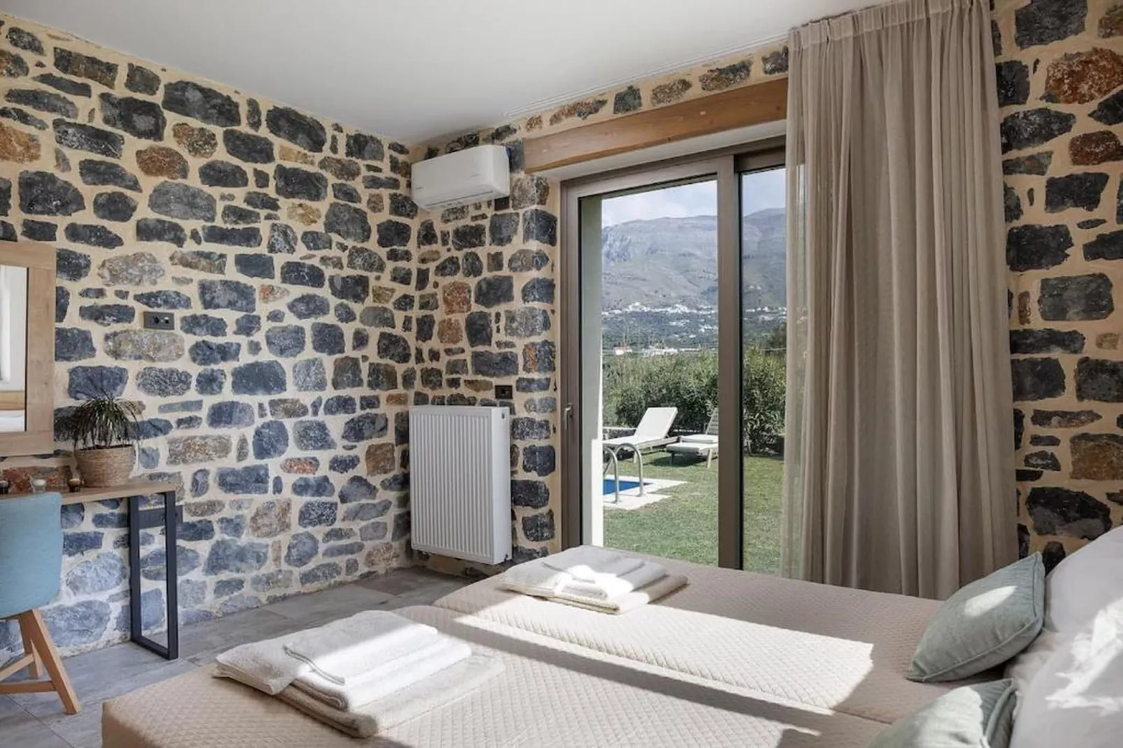 Kozilis Villas - Slaapkamer