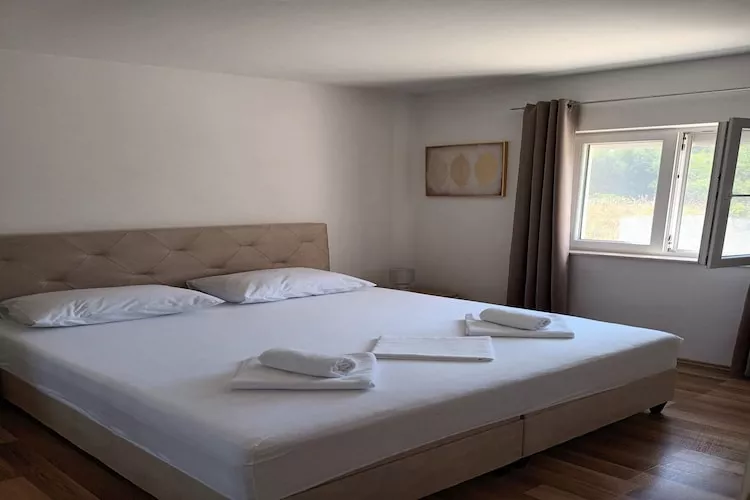 Holiday Home Gabi - Three Bedroom Holiday Home with Terrace and Swimming pool - Slaapkamer