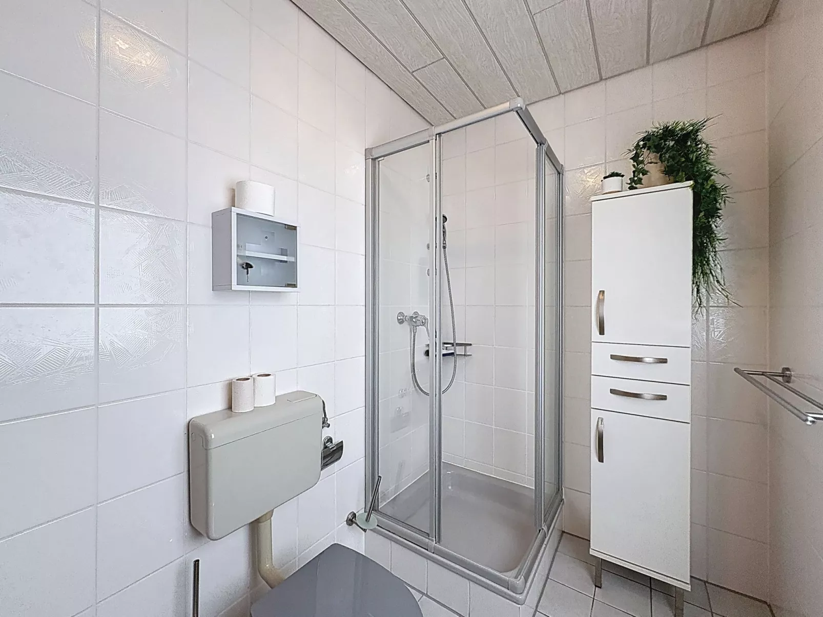 Dorf 4/ Haus 27 - Binnen