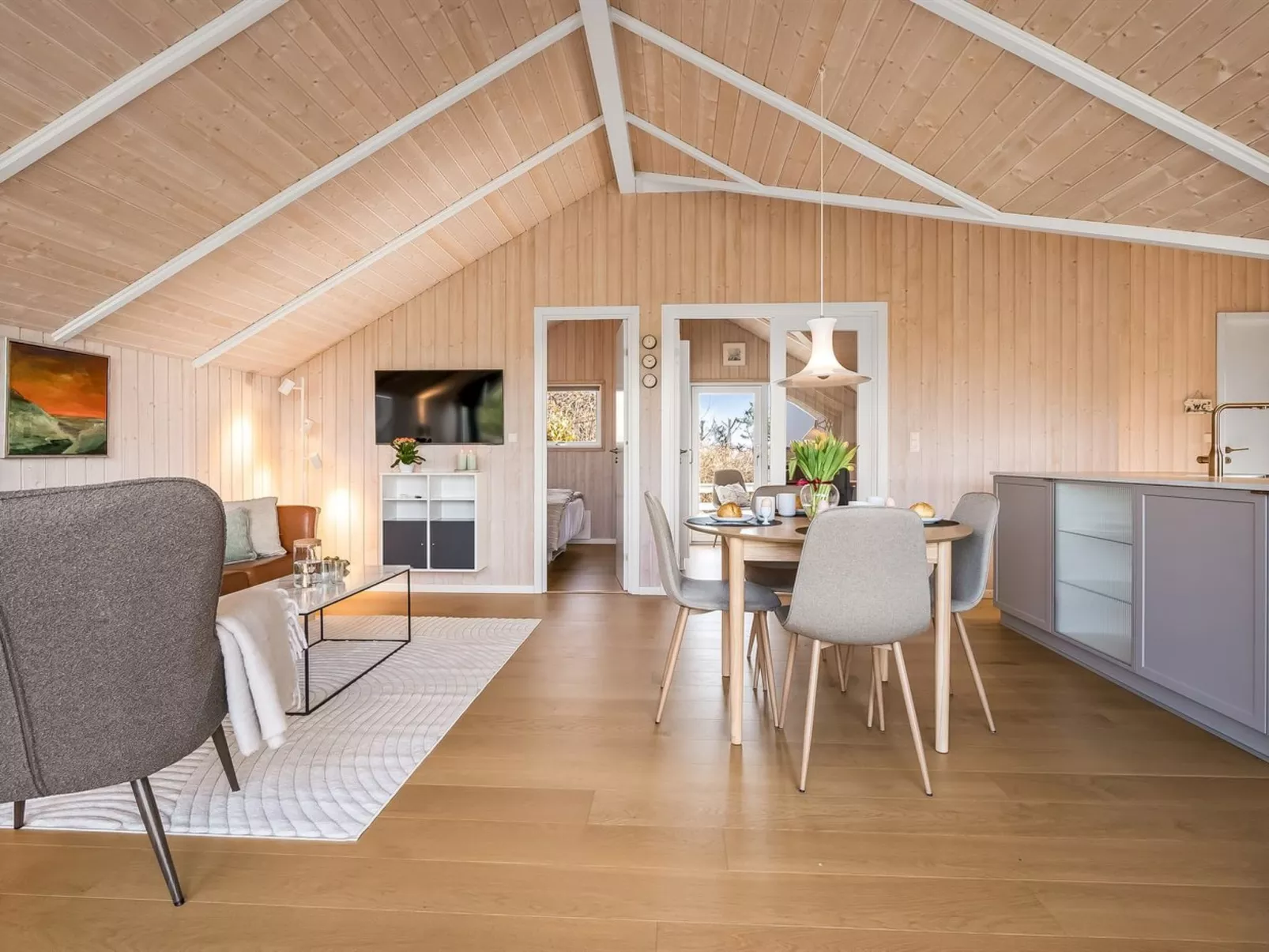 "Caranus" - 120m from the sea - Binnen