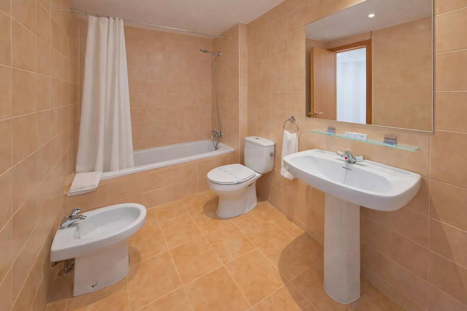 Tossa Apartment 3/2/4 - Badkamer