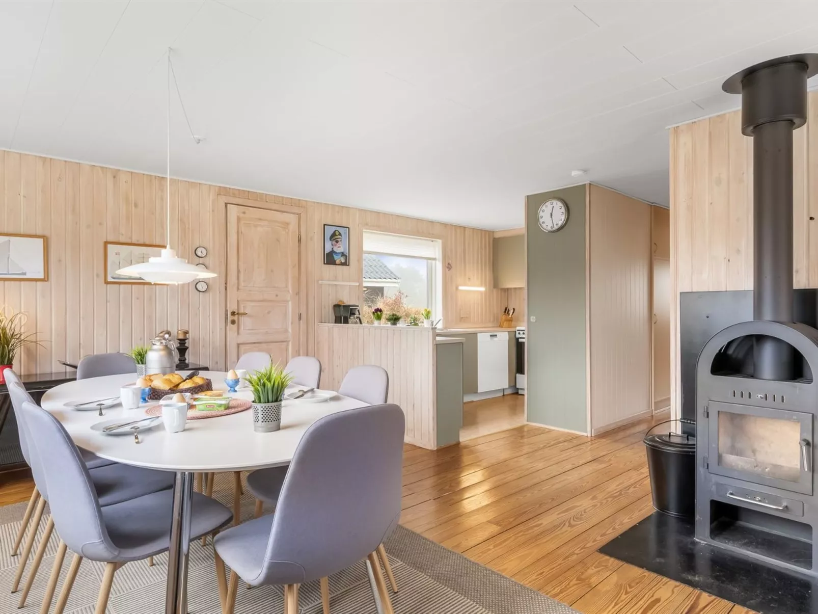 "Eloise" - 400m from the sea - Binnen