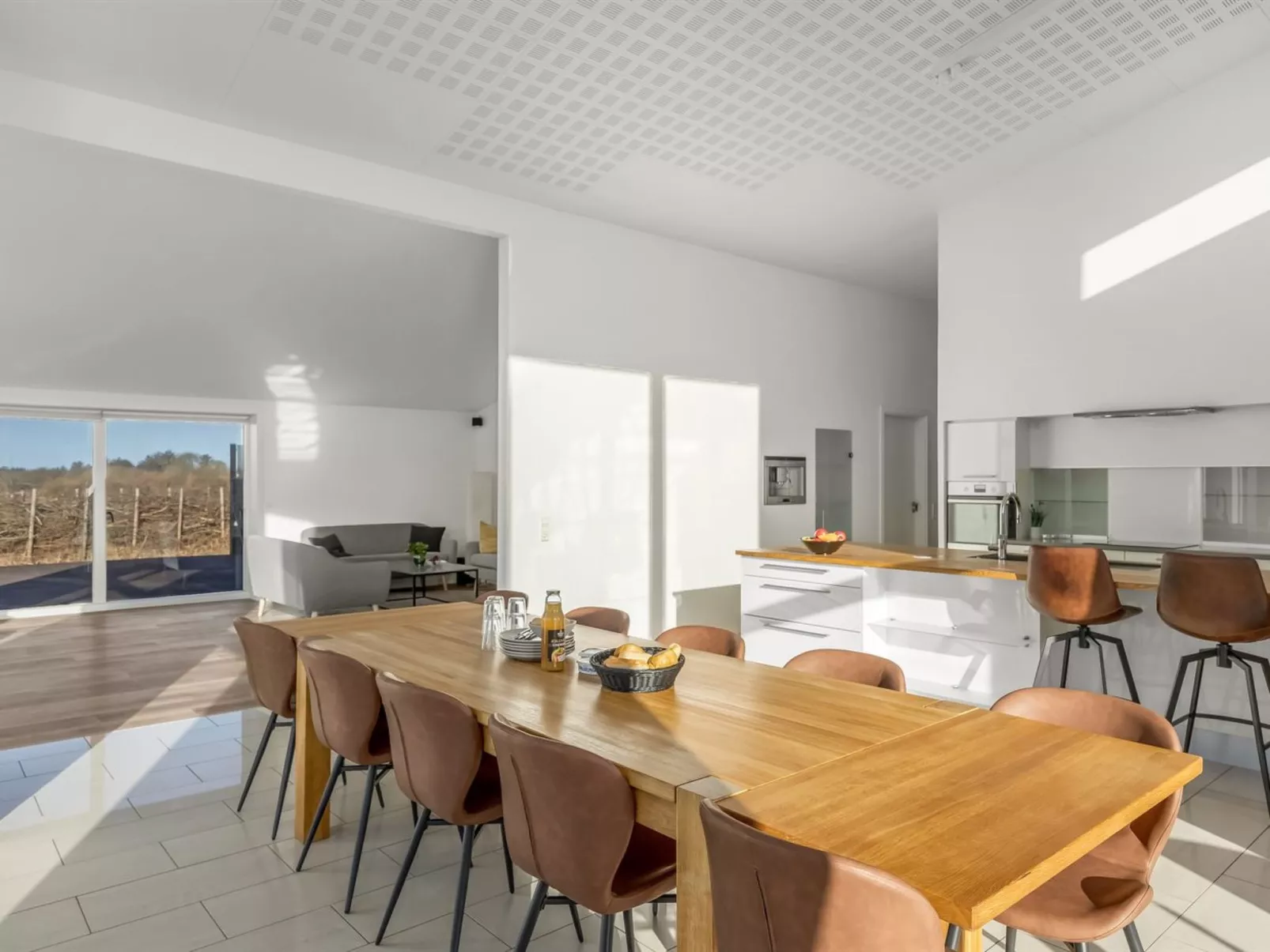 "Emelita" - 1.4km from the sea - Binnen