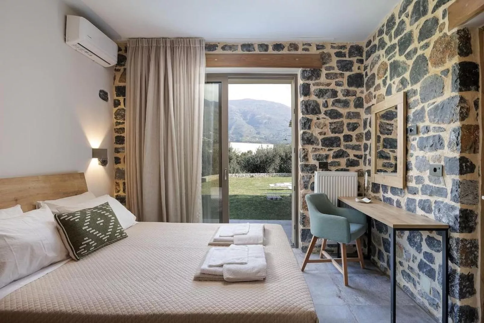 Kozilis Villas - Slaapkamer