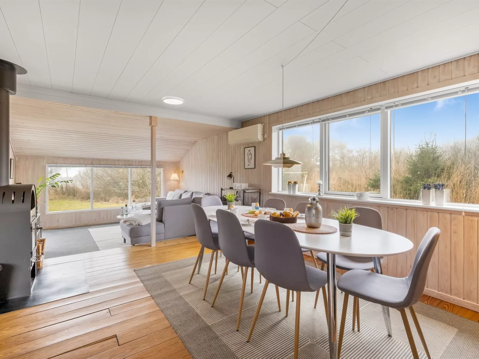 "Eloise" - 400m from the sea - Binnen