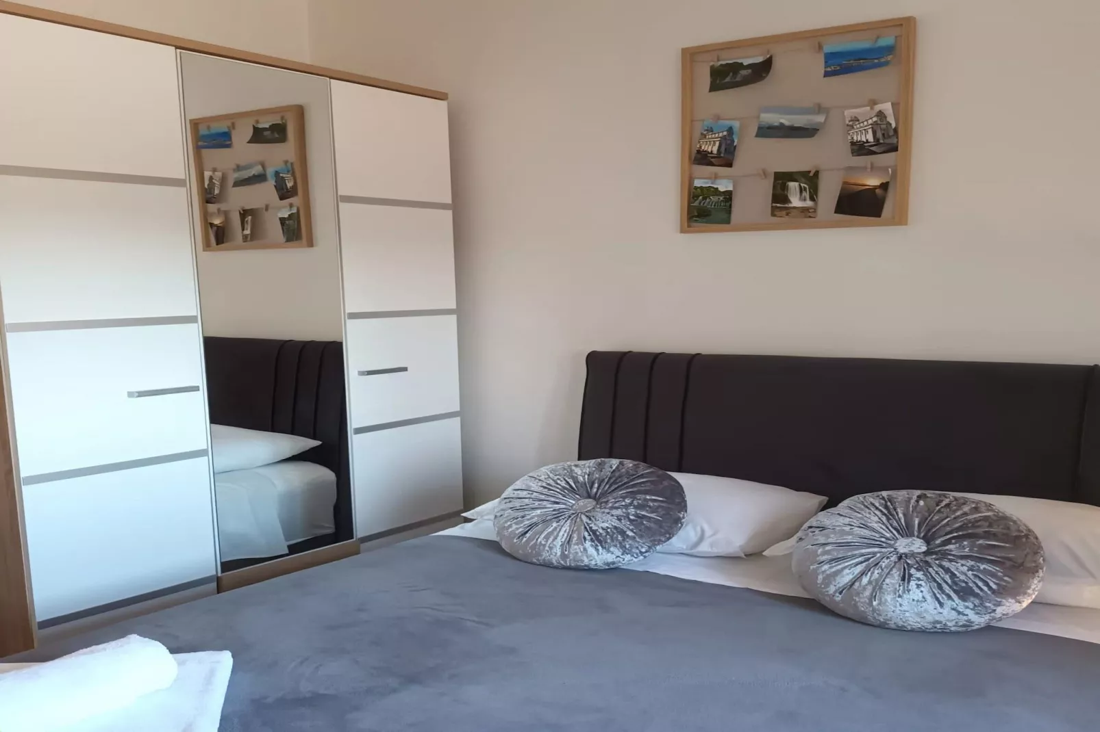 Holiday Home Gabi - Three Bedroom Holiday Home with Terrace and Swimming pool - Slaapkamer