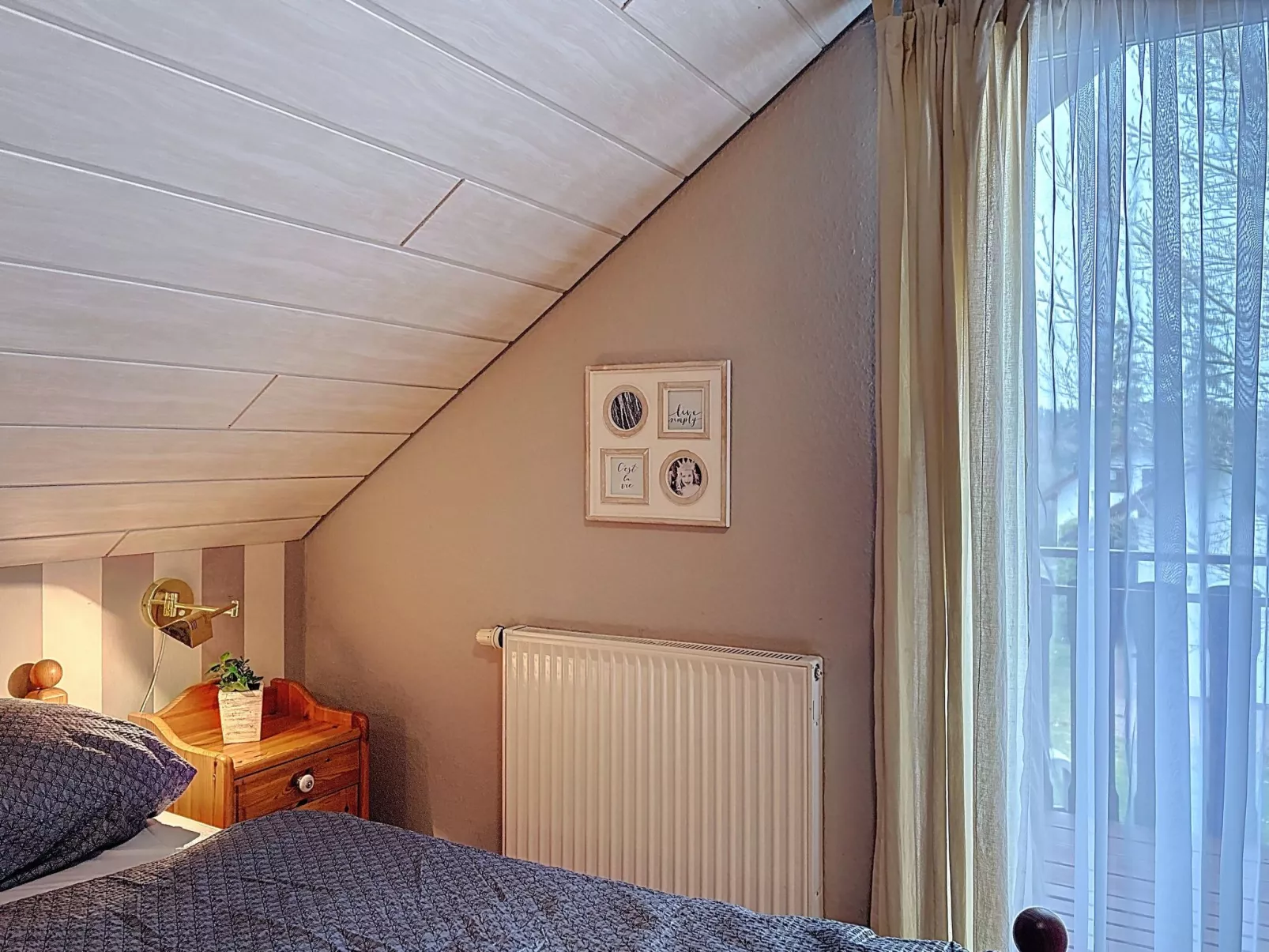 Dorf 4/ Haus 27 - Binnen