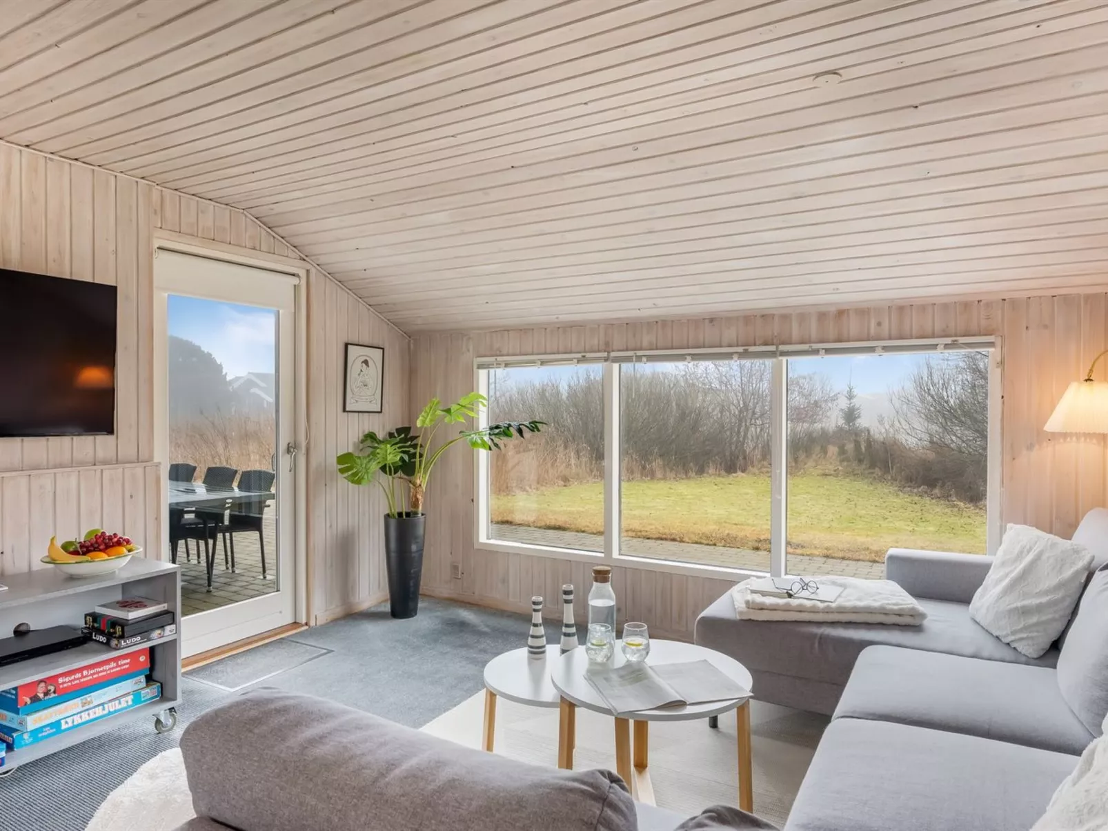 "Eloise" - 400m from the sea - Binnen