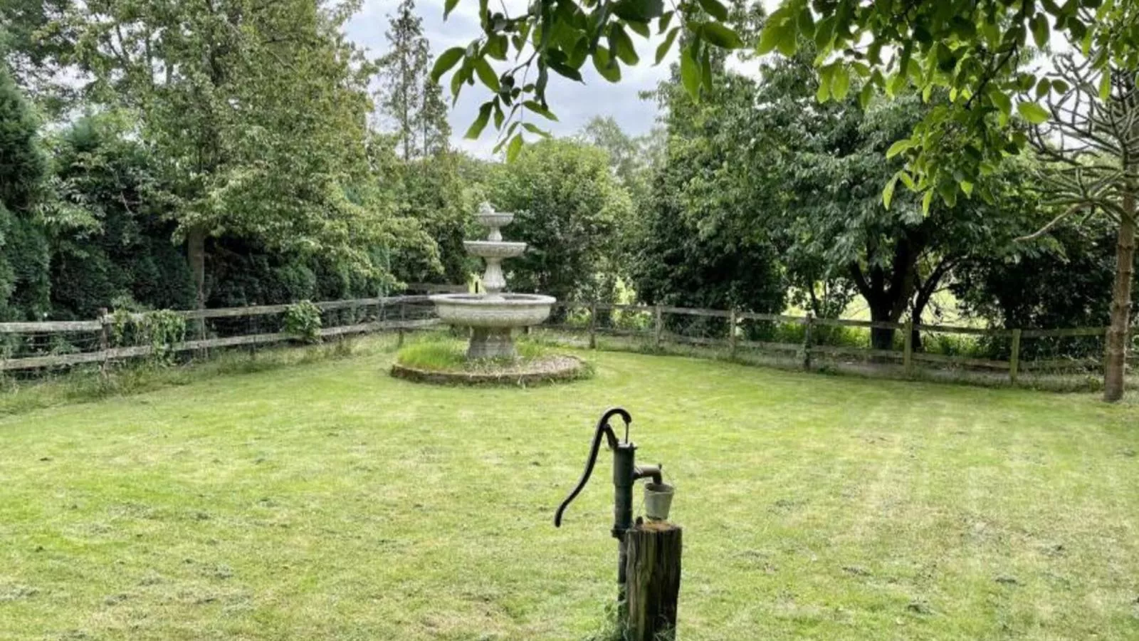 Spijk vakantiehuis - Tuinen zomer