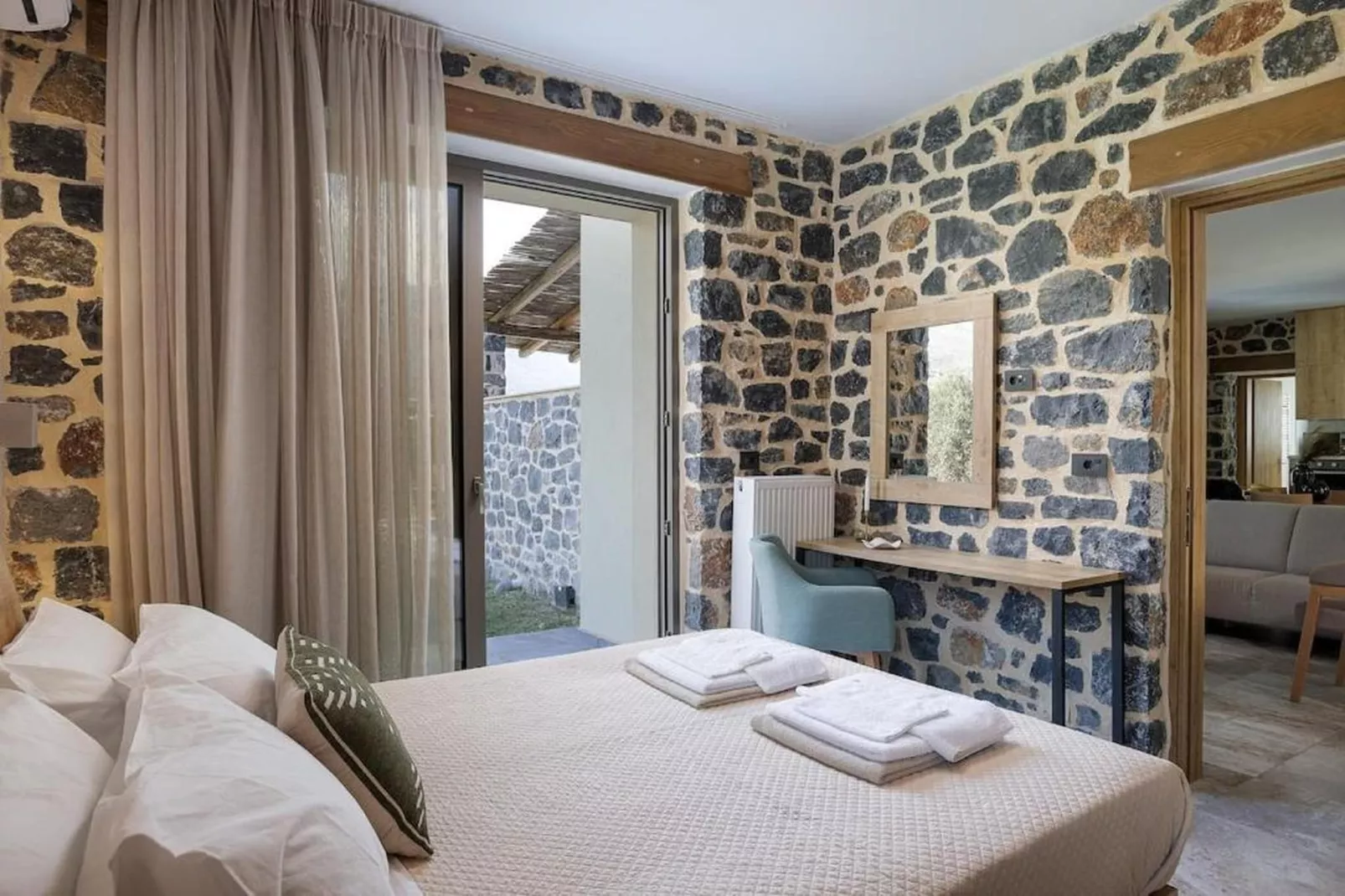 Kozilis Villas - Slaapkamer