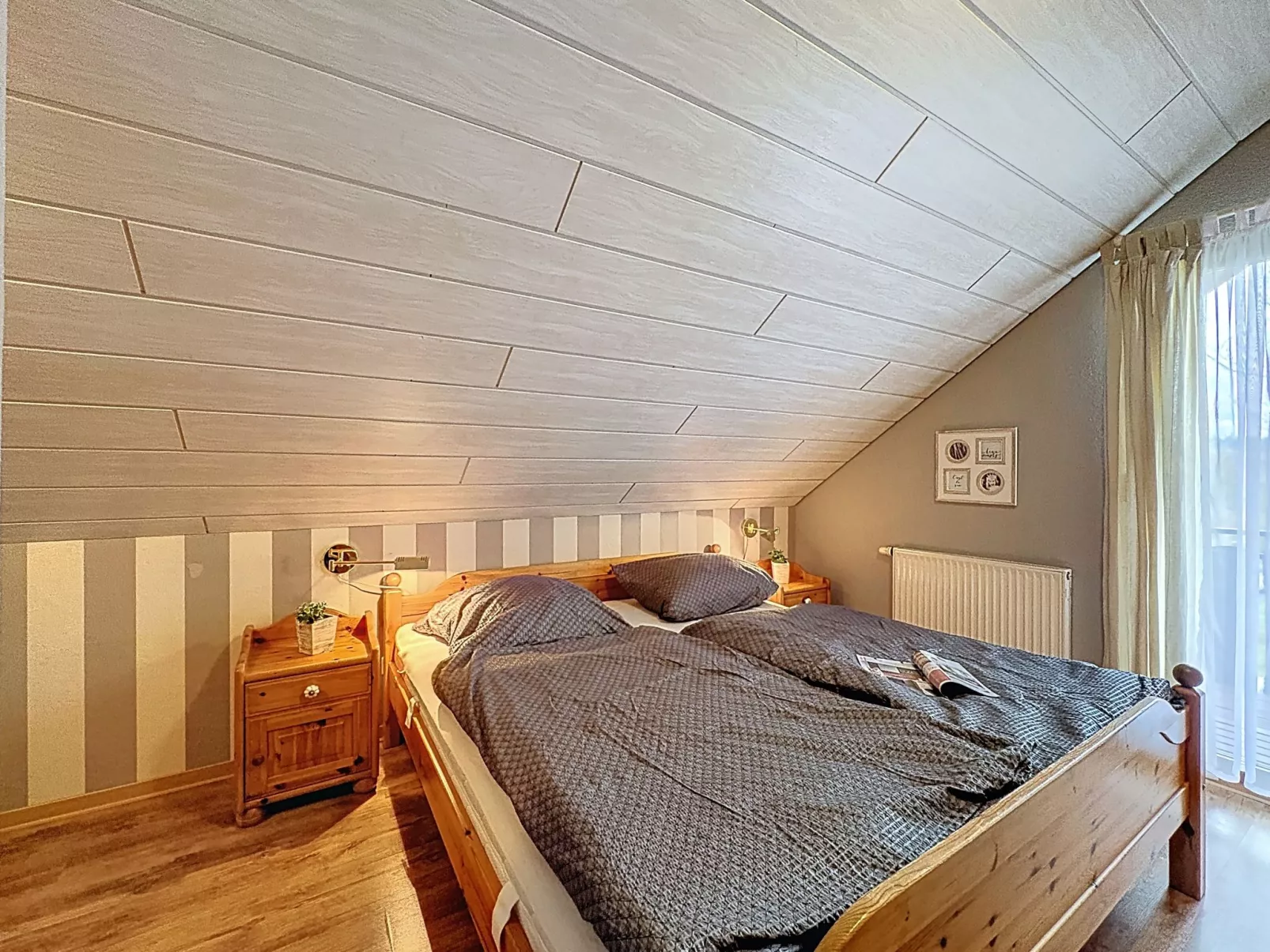 Dorf 4/ Haus 27 - Binnen