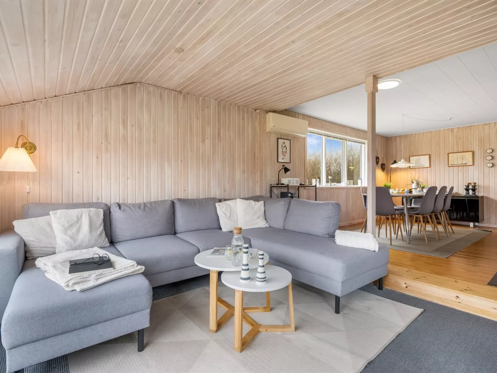 "Eloise" - 400m from the sea - Binnen