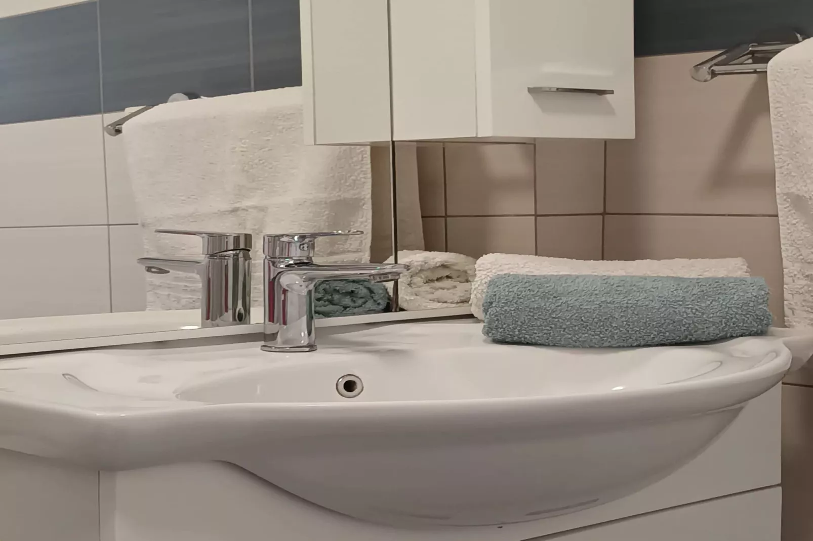 Holiday Home Gabi - Three Bedroom Holiday Home with Terrace and Swimming pool - Badkamer