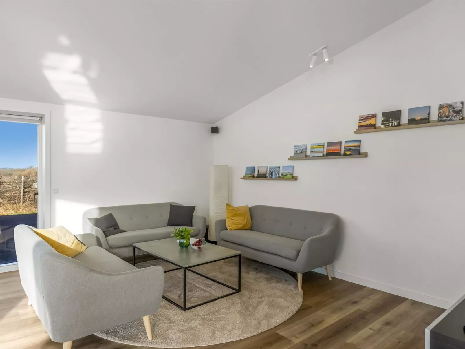 "Emelita" - 1.4km from the sea - Binnen