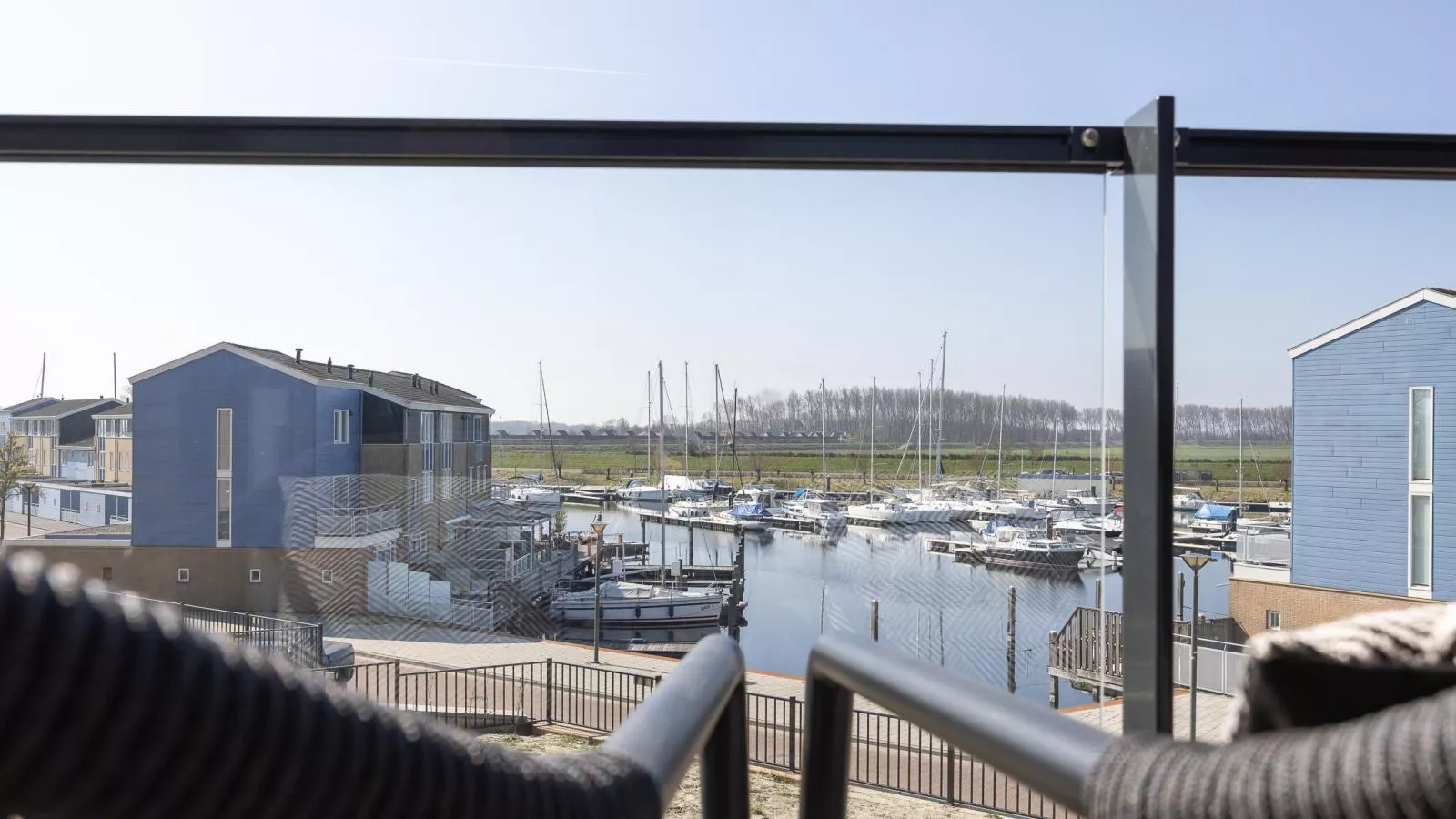 Marina Relax Suite Kortgene - Uitzicht zomer