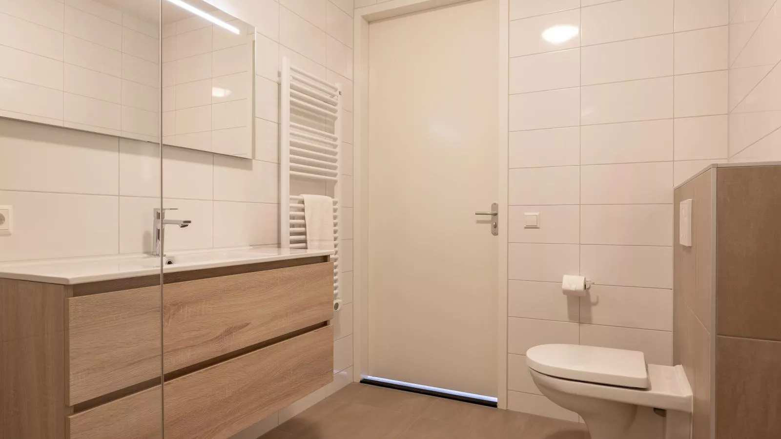 Marina House Kortgene - Badkamer