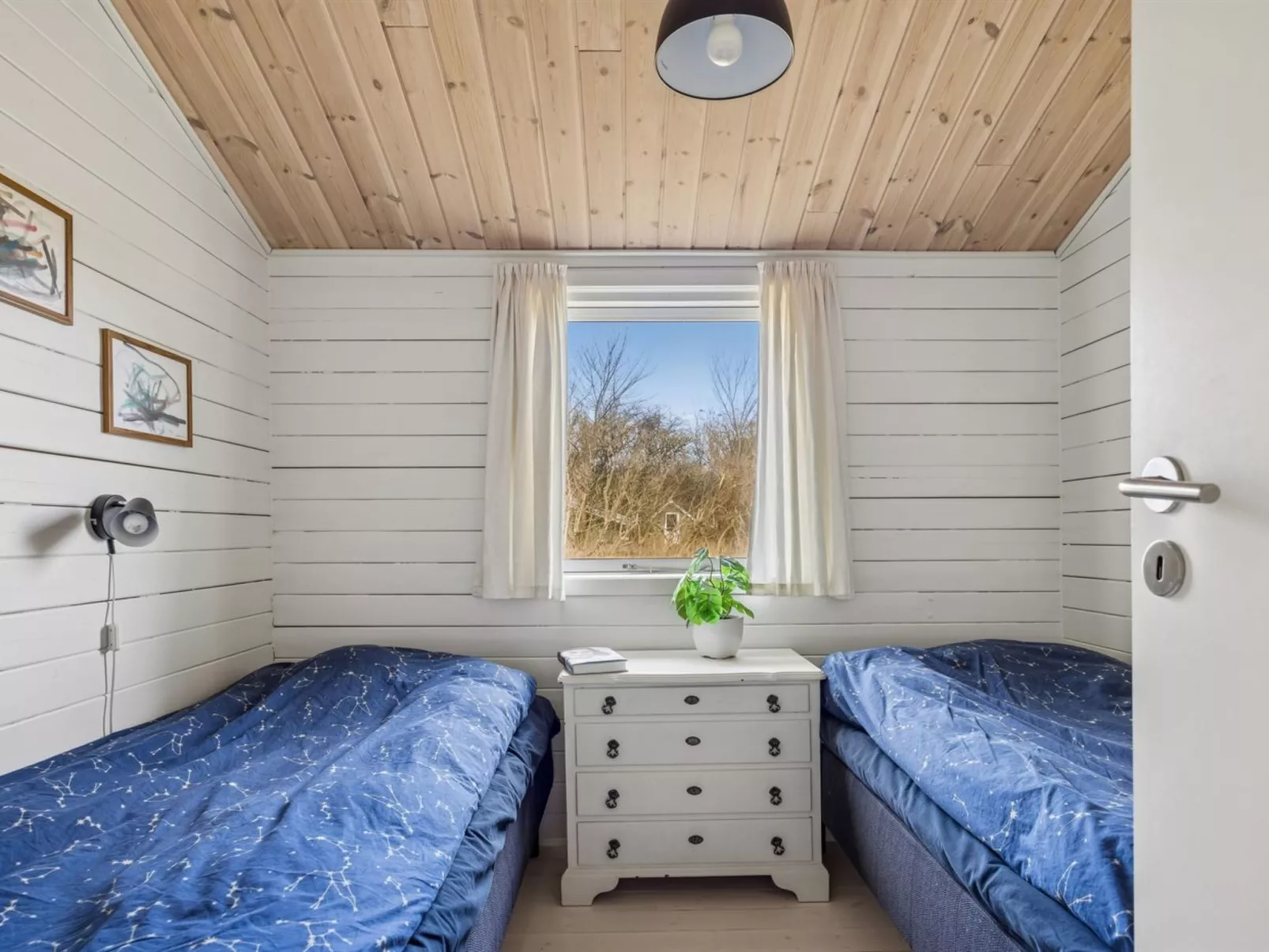 "Thorsten" - 500m from the sea - Binnen