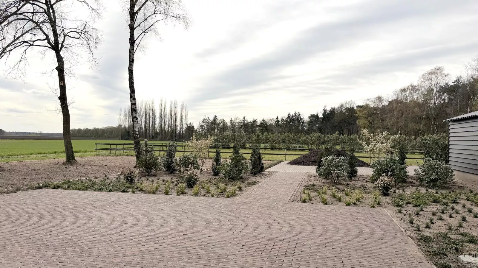 Guesthouse het Koetshuis - Tuinen zomer