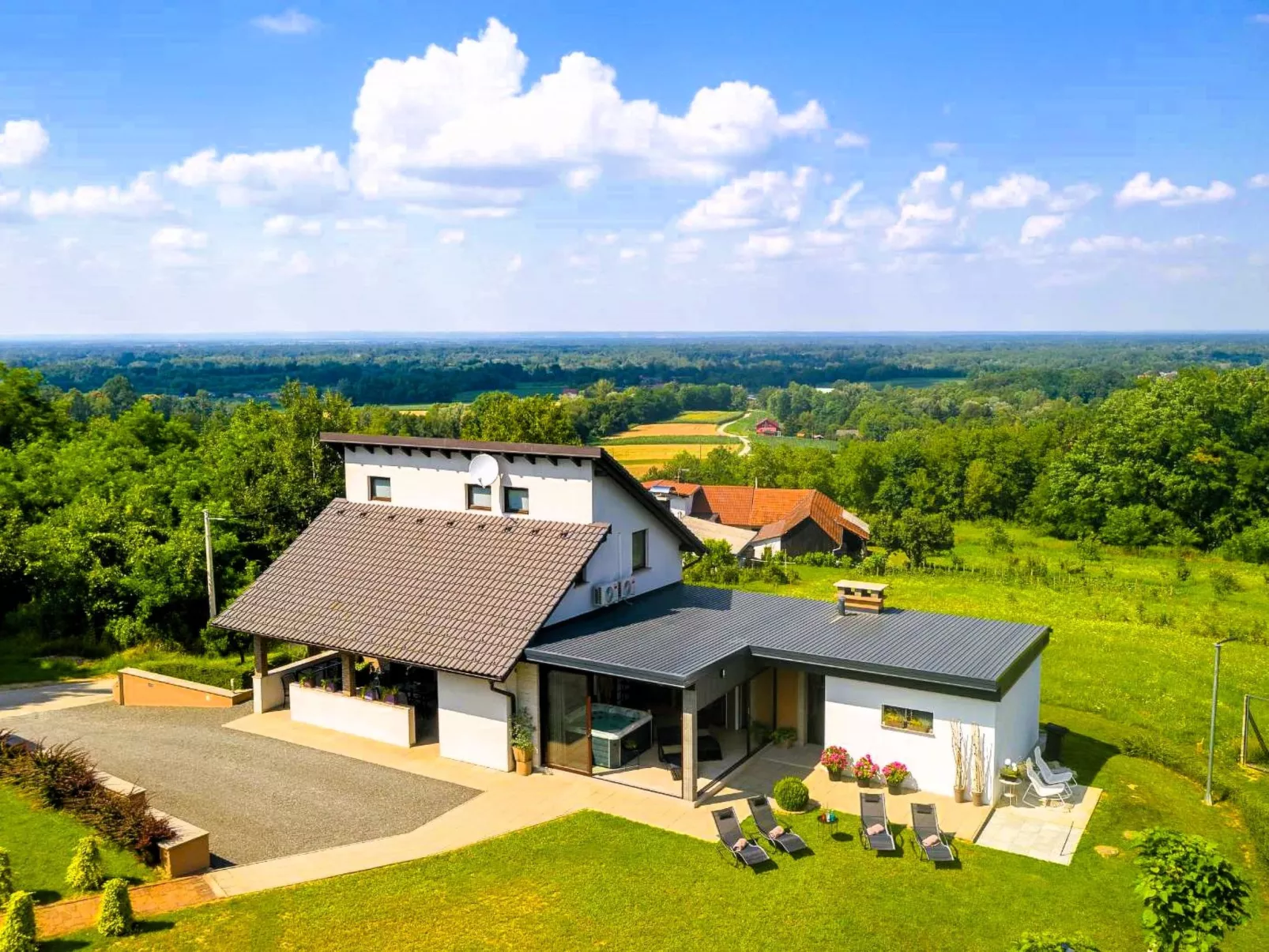 House AdaliA - Buiten