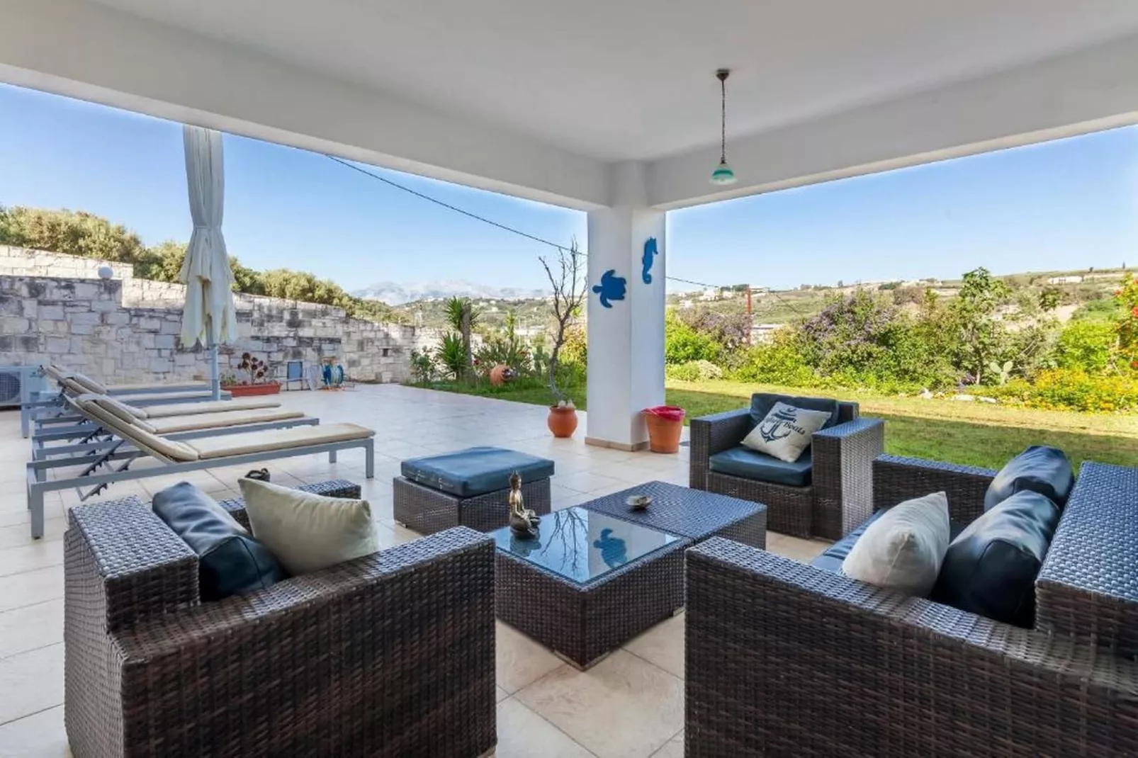 WhiteBlue Spa Villa - Terrasbalkon