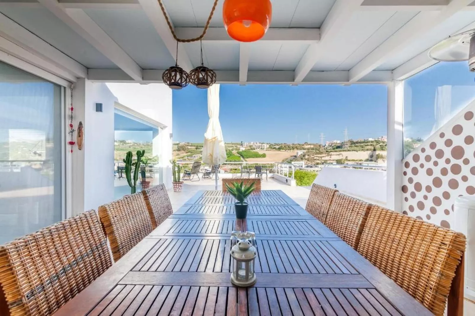 WhiteBlue Spa Villa - Terrasbalkon