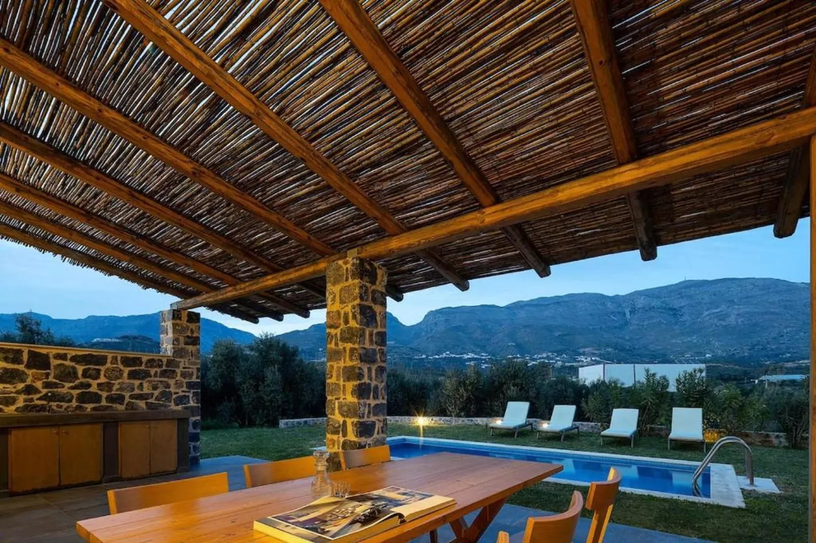 Kozilis Villas - Terrasbalkon