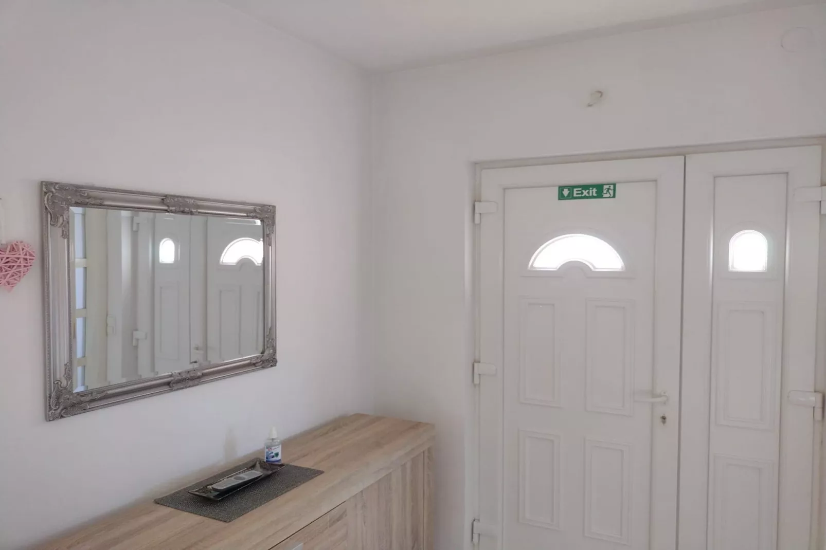 Holiday Home Gabi - Three Bedroom Holiday Home with Terrace and Swimming pool - Binnen