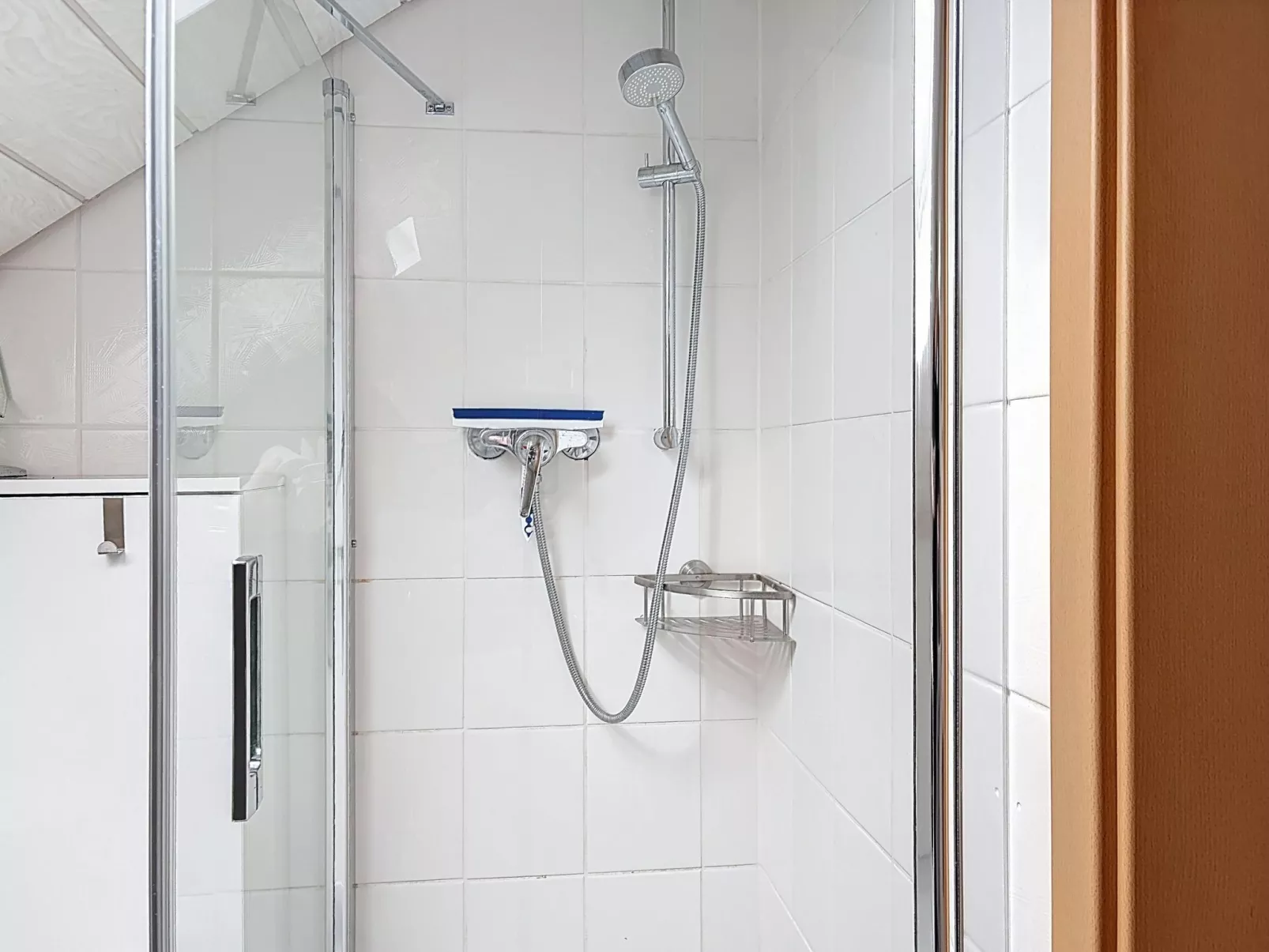 Dorf 4/ Haus 27 - Binnen