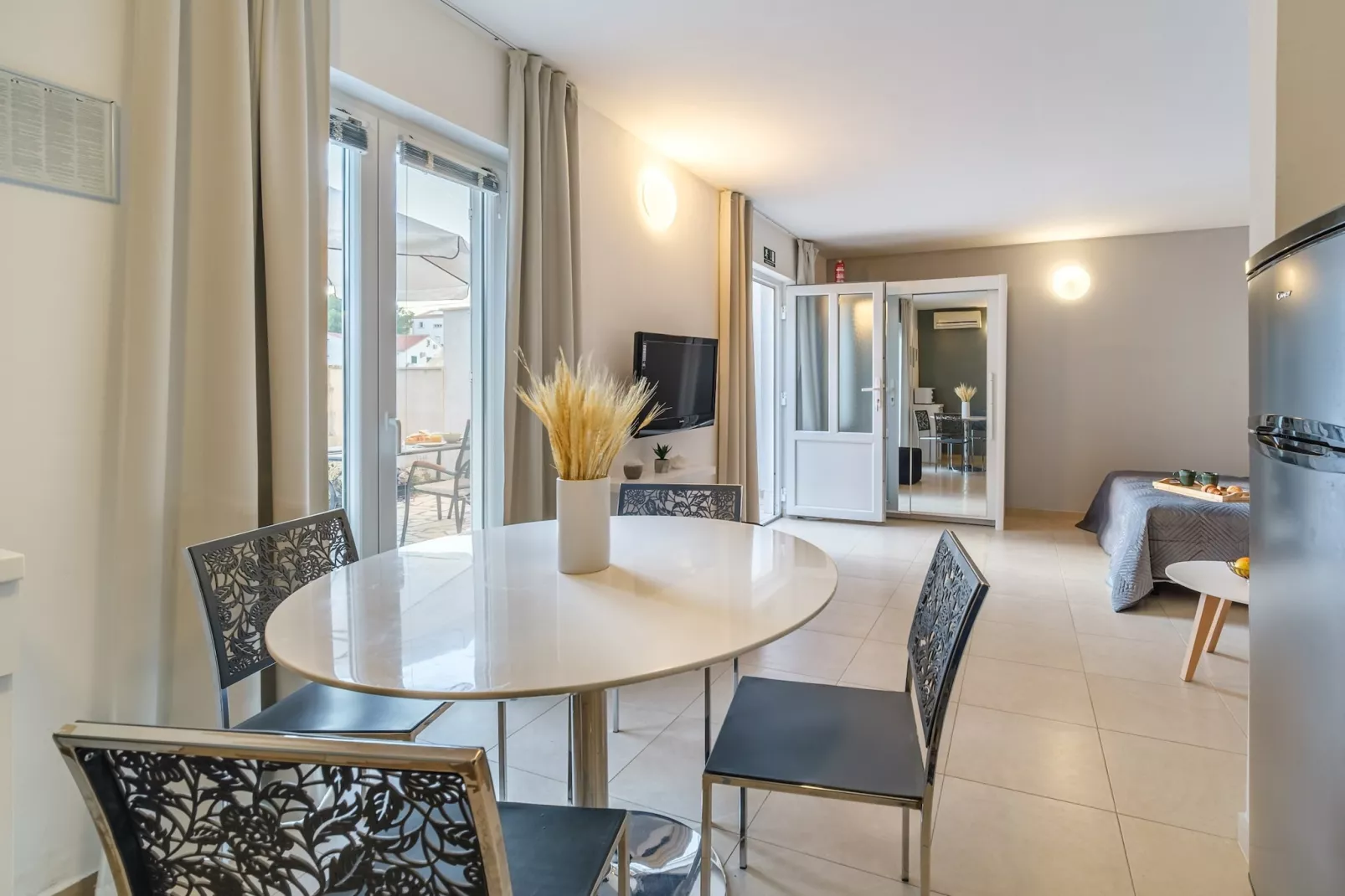 Apartments Tomy - Studio Apartment with terrace