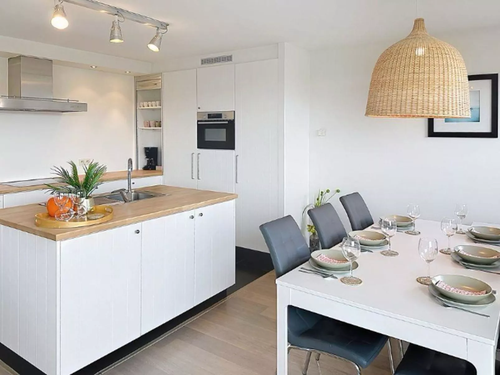 Albatros with parking