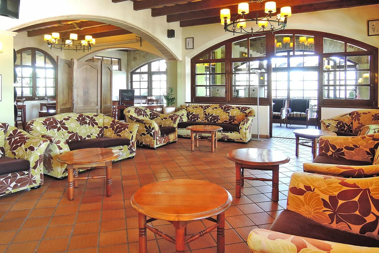 Hapi Mas Nou 2/2/4 - Hal-ontvangst