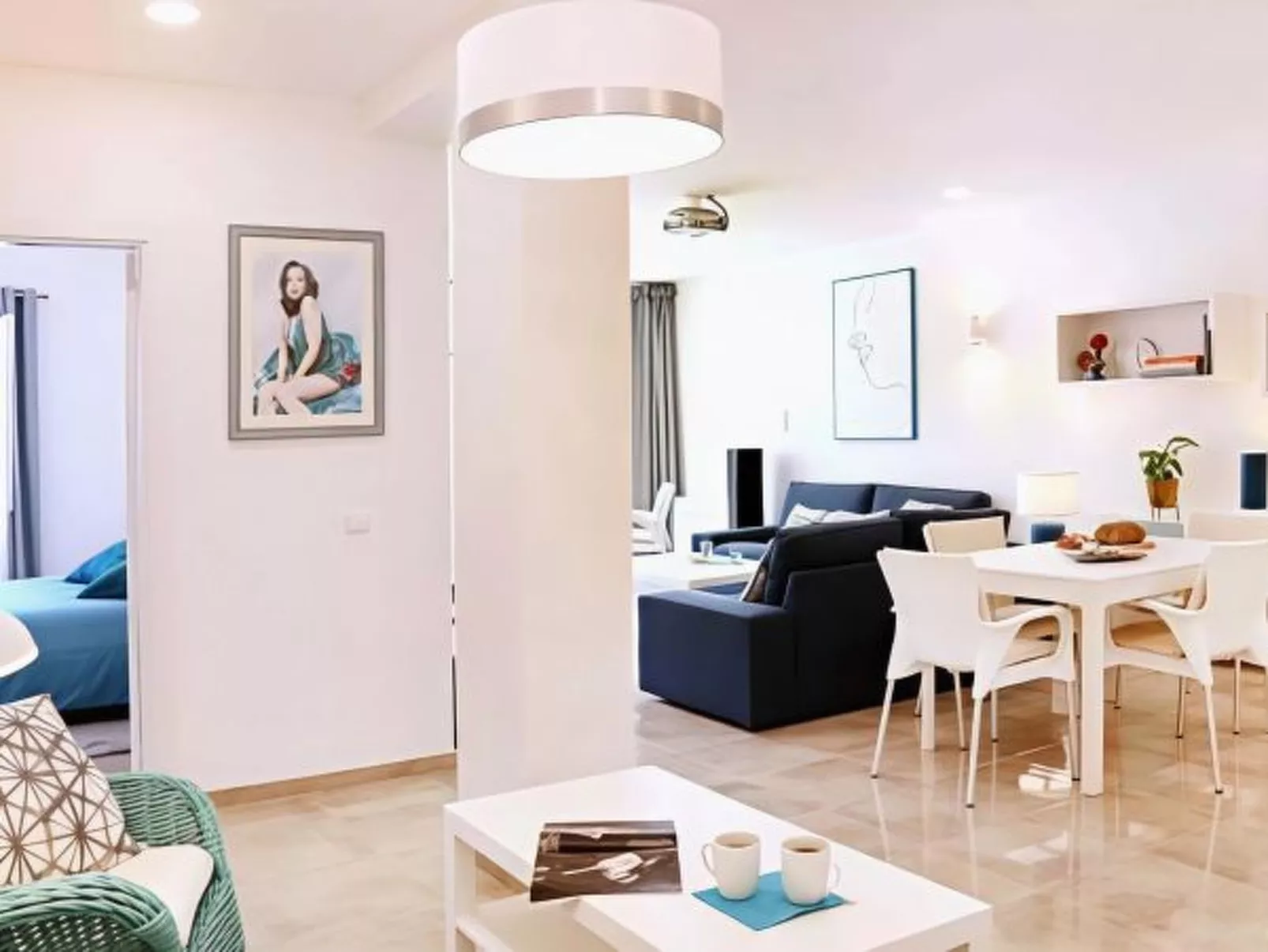 Casa Albardeira at Meia Praia - Binnen