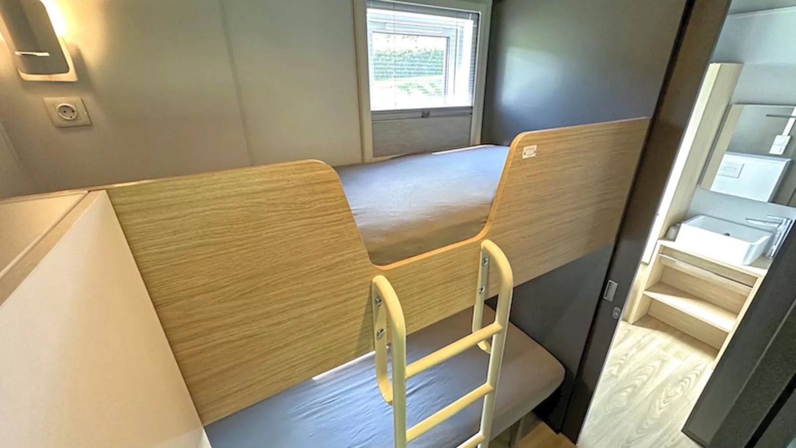 Feriendorf Seeblick - Tiny Chalet Nr 9 - Slaapkamer