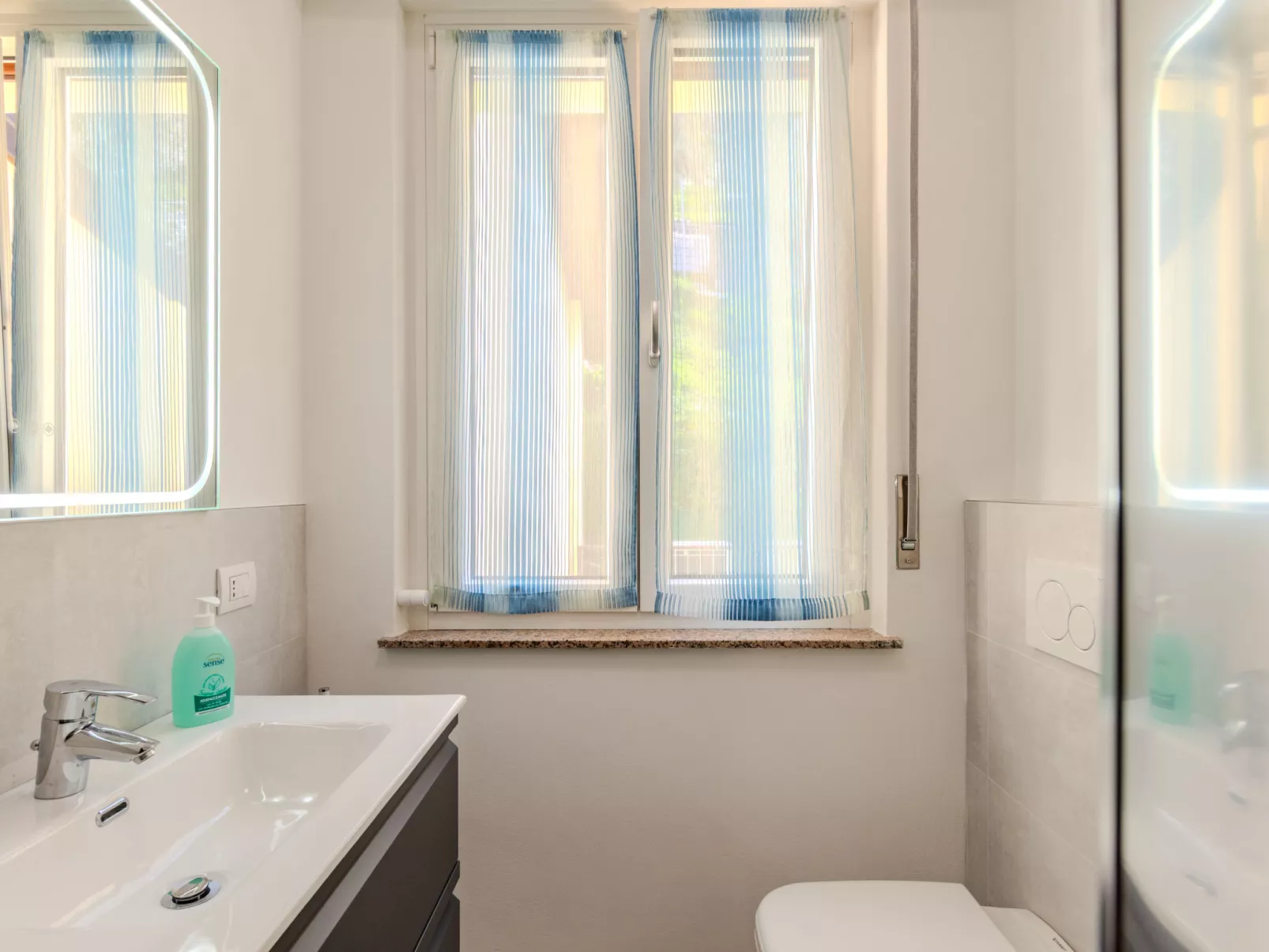 La Finestra su Bellagio - Binnen