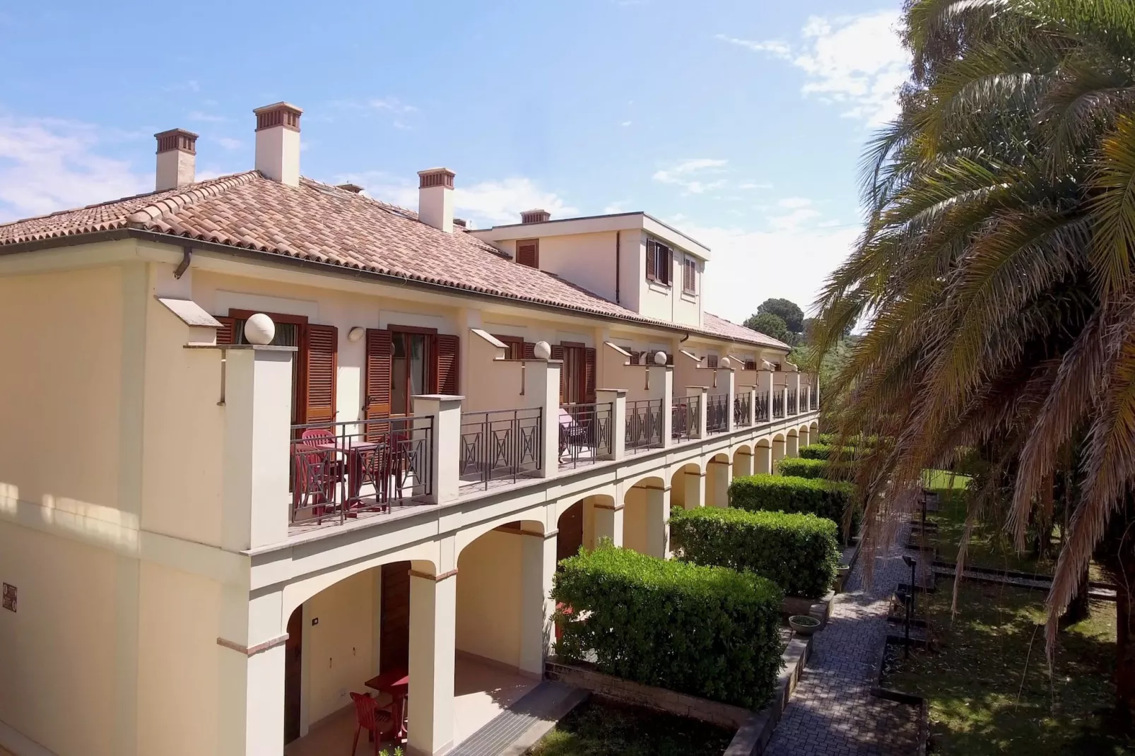 Quadrilocale vista giardino 217 - 5 pax - Buitenkant zomer