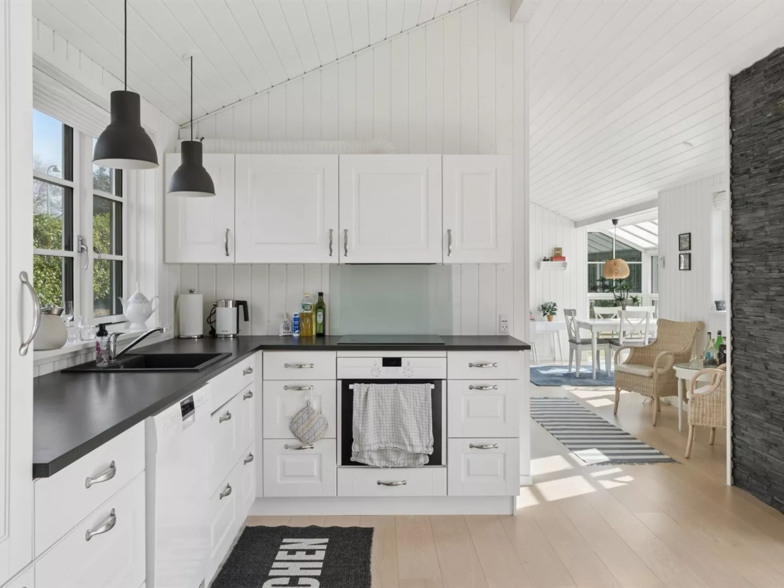 "Sighvat" - 225m from the sea - Binnen