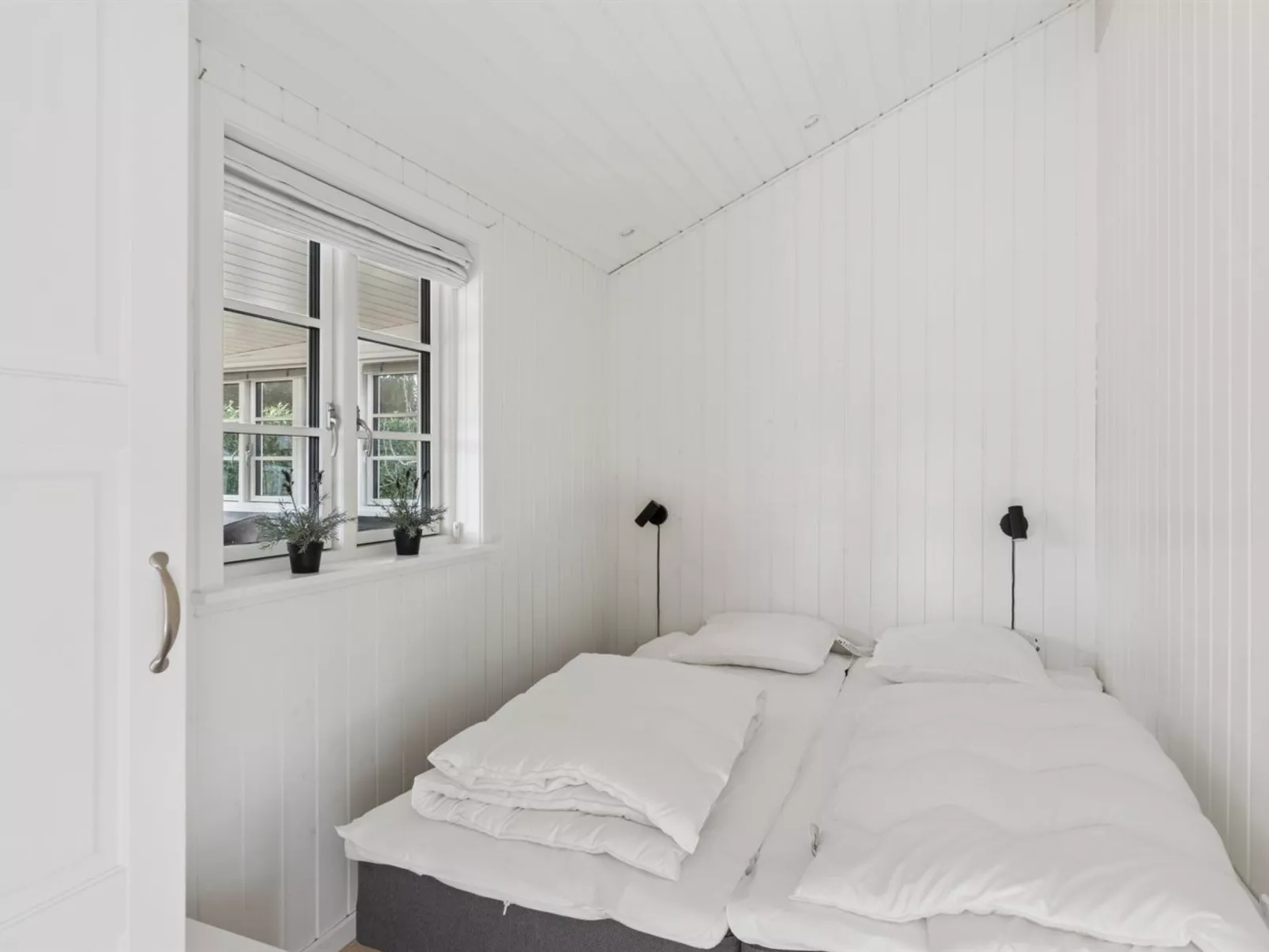 "Sighvat" - 225m from the sea - Binnen