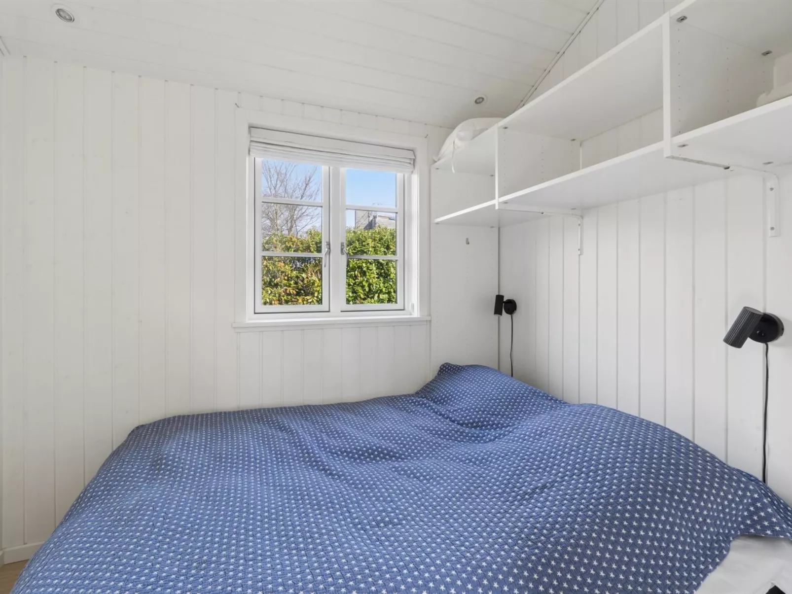 "Sighvat" - 225m from the sea - Binnen