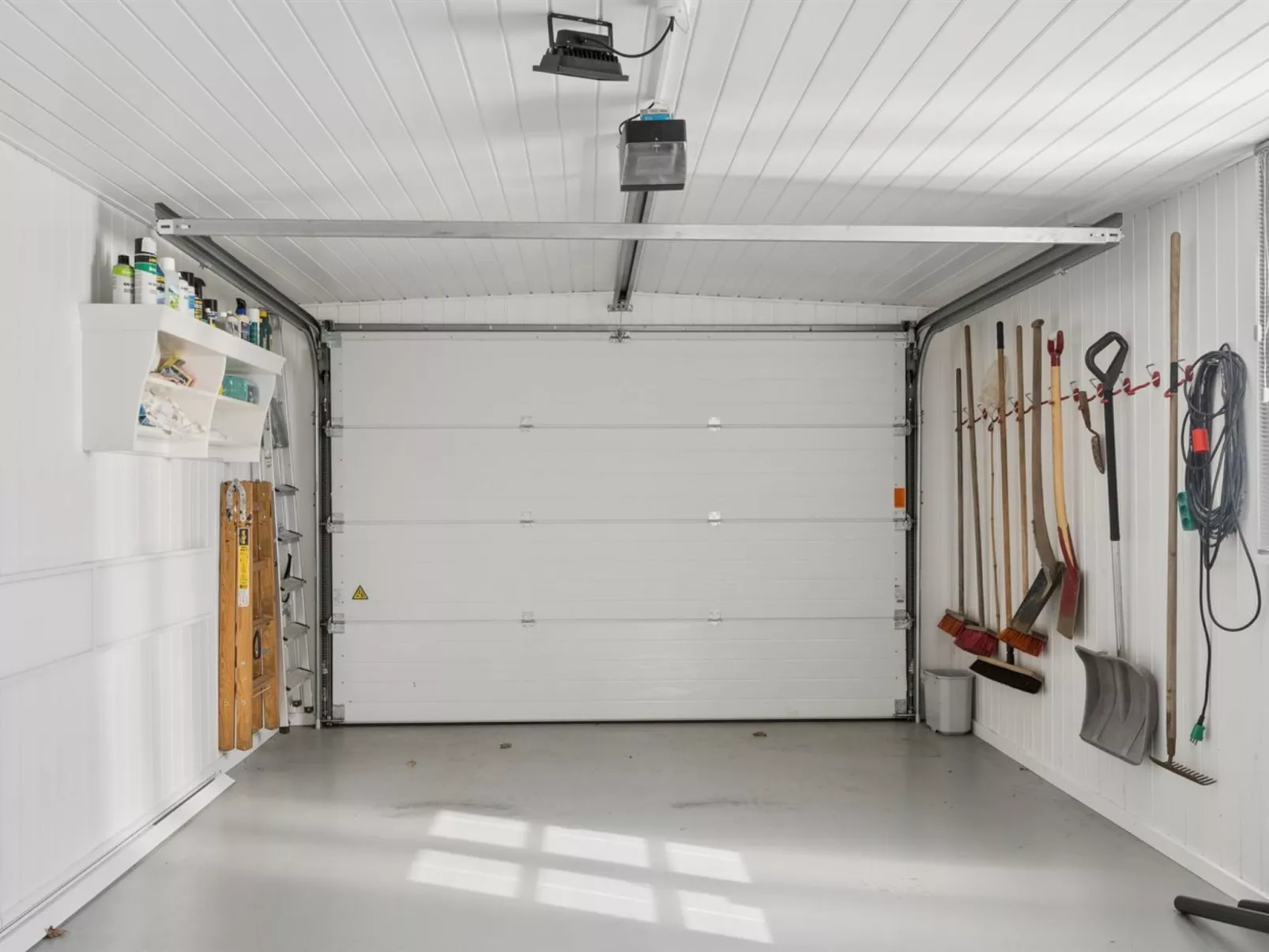 "Sighvat" - 225m from the sea - Binnen