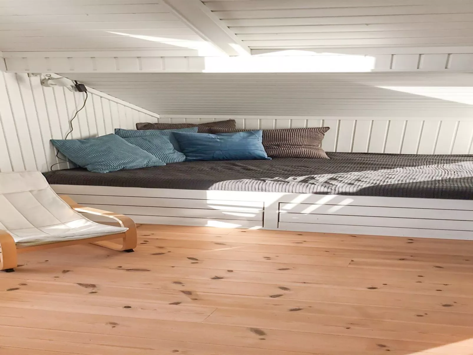 "Berenike" - 127m from the sea - Binnen