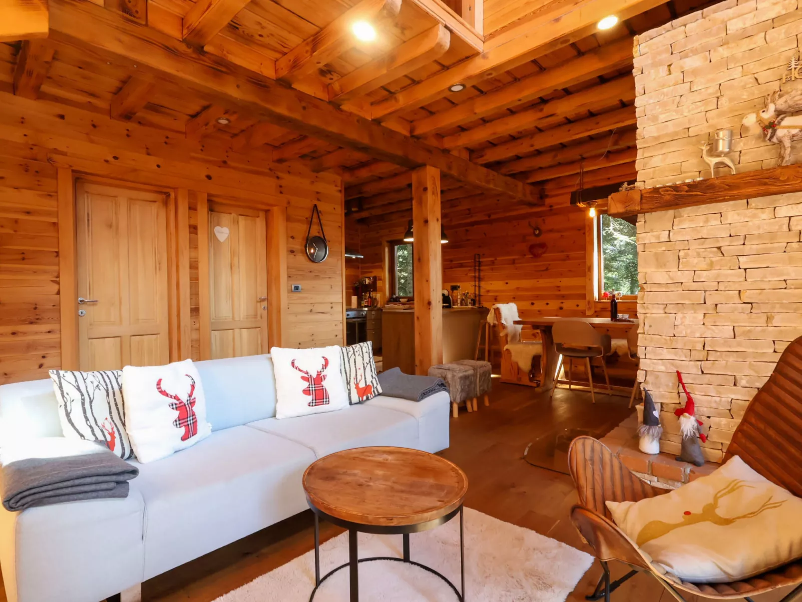 Hidden Heaven - Binnen