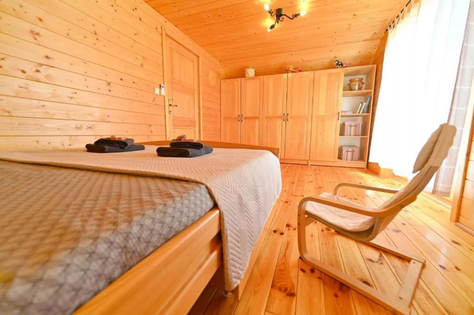 Lavanda Land - Villa Tanya Mrežnica - Three Bedroom Holiday Home with Hot Tub - Slaapkamer