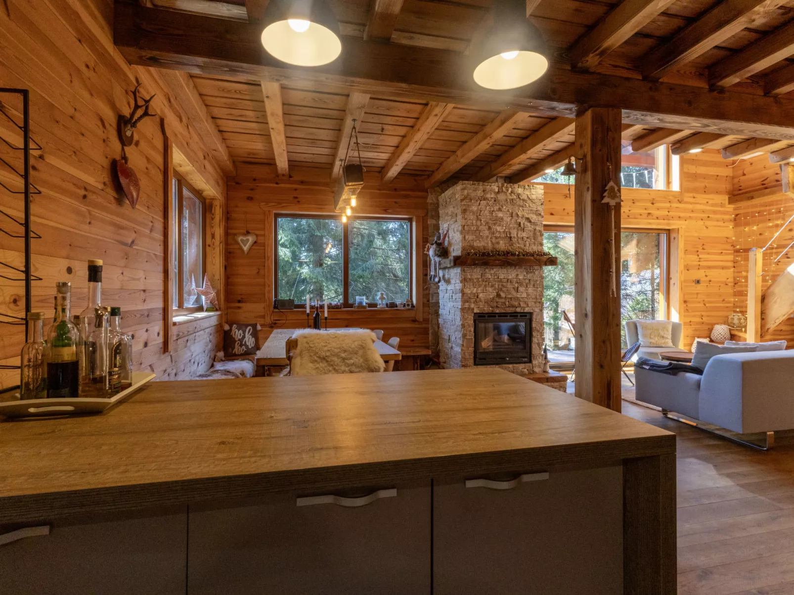 Hidden Heaven - Binnen