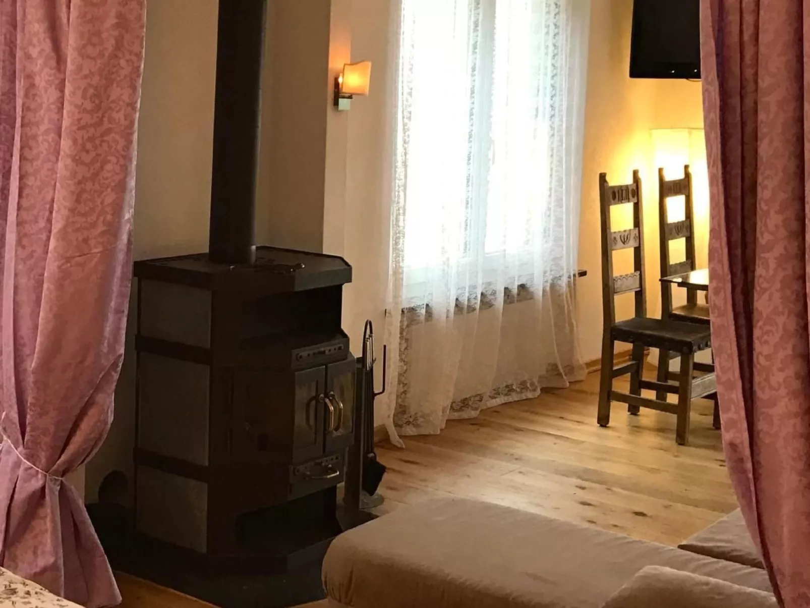 Casa Ines mit Grotto und Pergola - Binnen