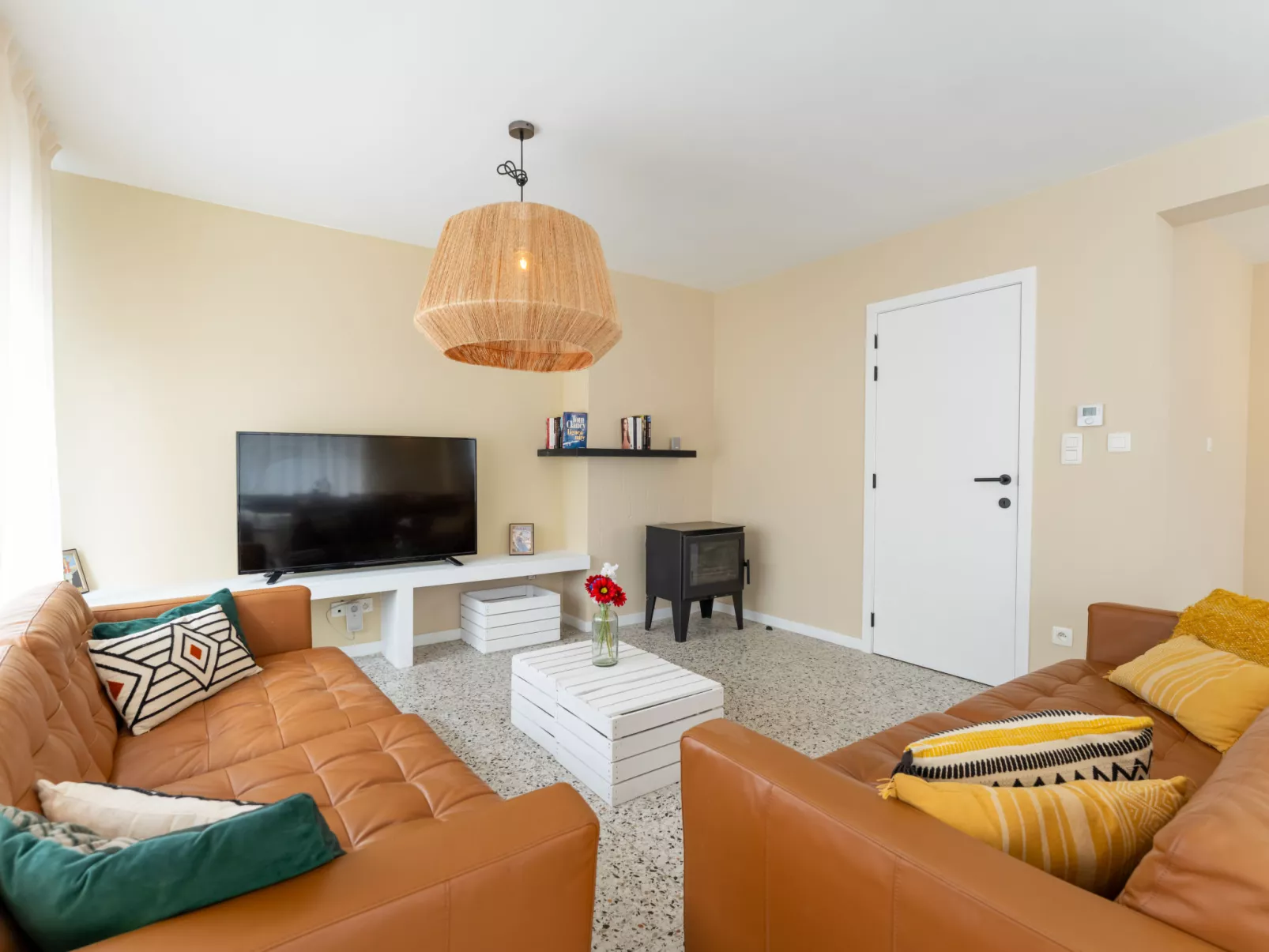 Wanderlust Belgium with parking - Binnen