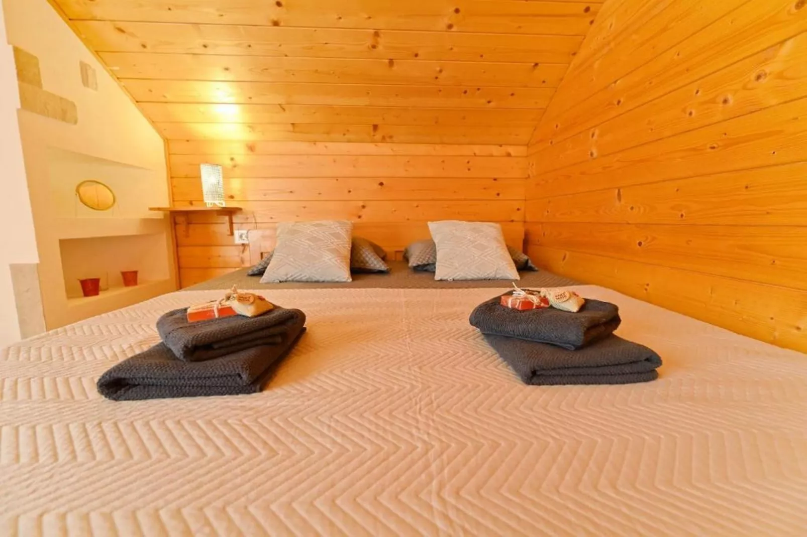 Lavanda Land - Villa Tanya Mrežnica - Three Bedroom Holiday Home with Hot Tub - Slaapkamer